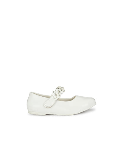 Tuskey Flower Detailed Mary Jane - White