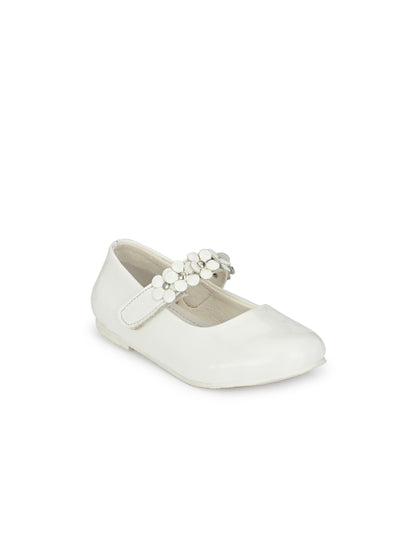 Tuskey Flower Detailed Mary Jane - White