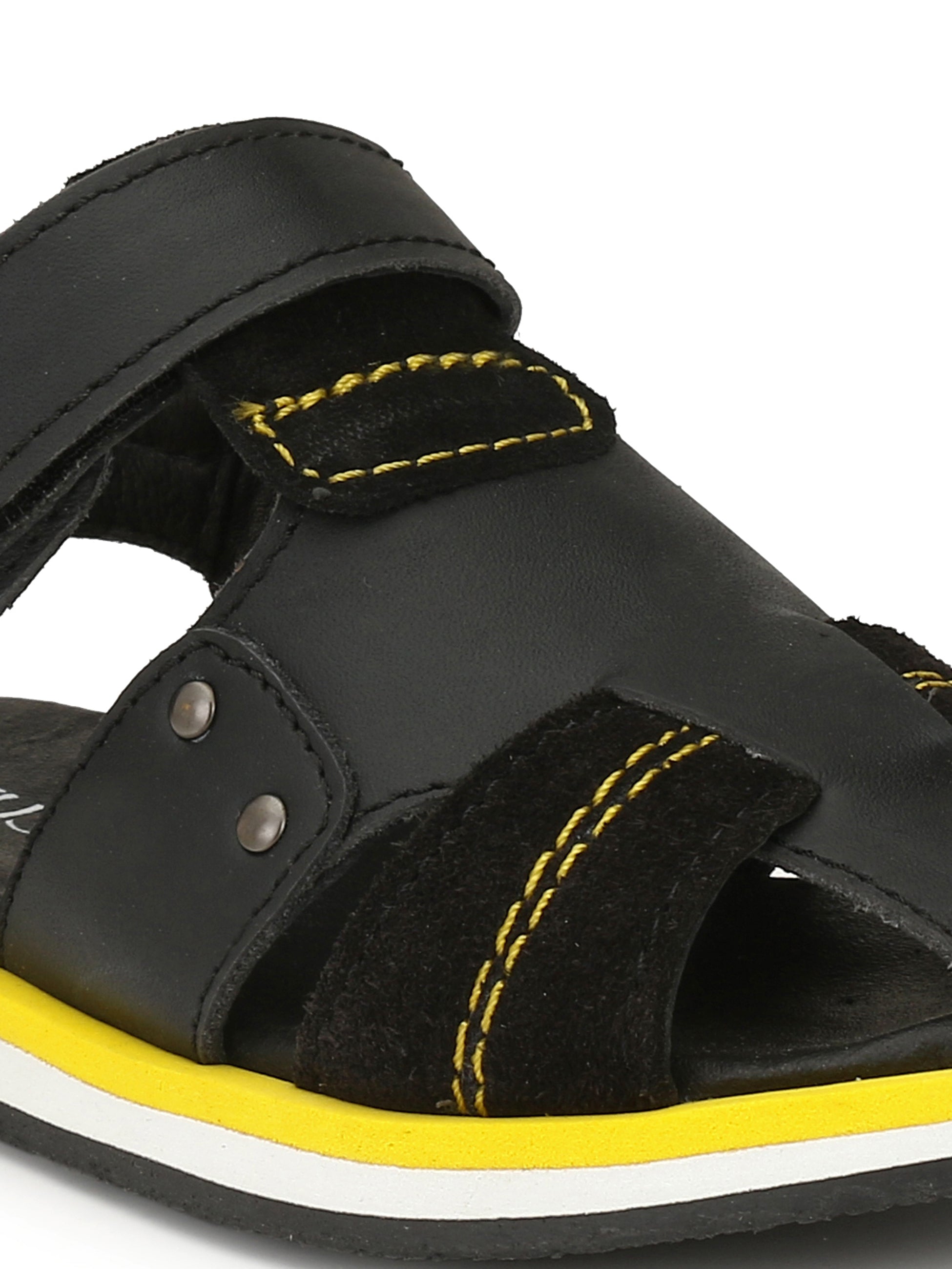 Tuskey Closed Toe Leather Sandals - Black